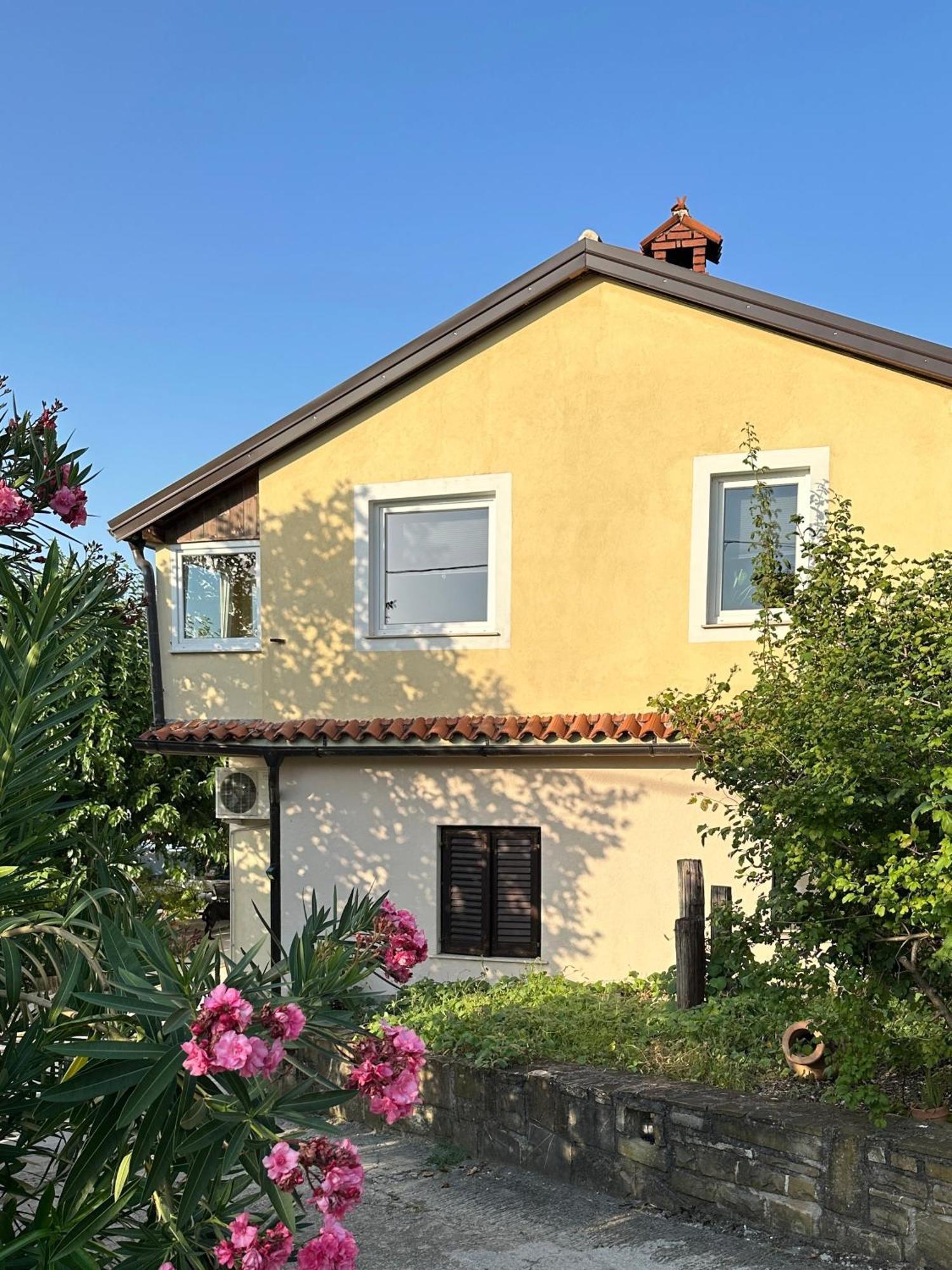 Quiet Countryside Apartments Near The City And The Sea Koper Exterior photo
